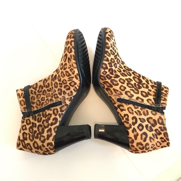 AEROSOLES Leopard Calf Hair Ankle Boots Booties Patrole Car Women’s Size 8.5 - Picture 7 of 16